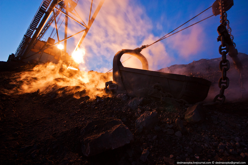 Illustration for article titled Former Soviet Mines Are Like Artificially Constructed Pits Of Hell